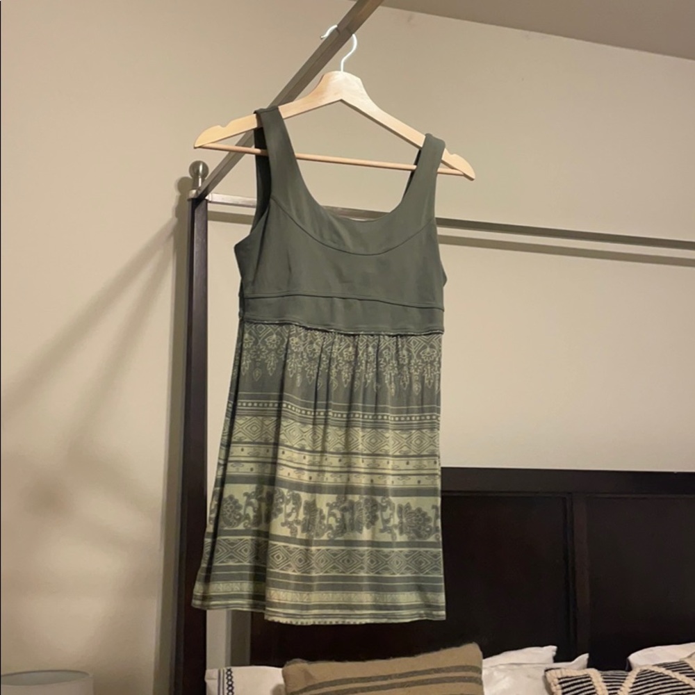 Athleta tank with support